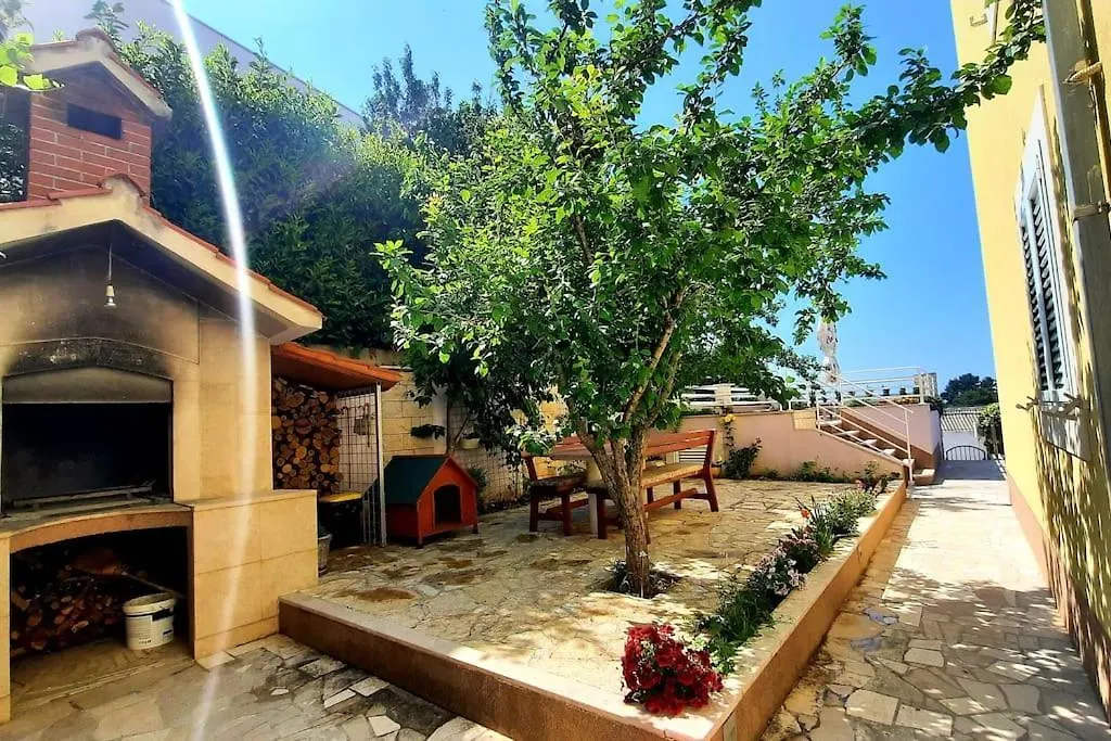 Sun Apartment With Sea View And Shared Pool 斯普利特
