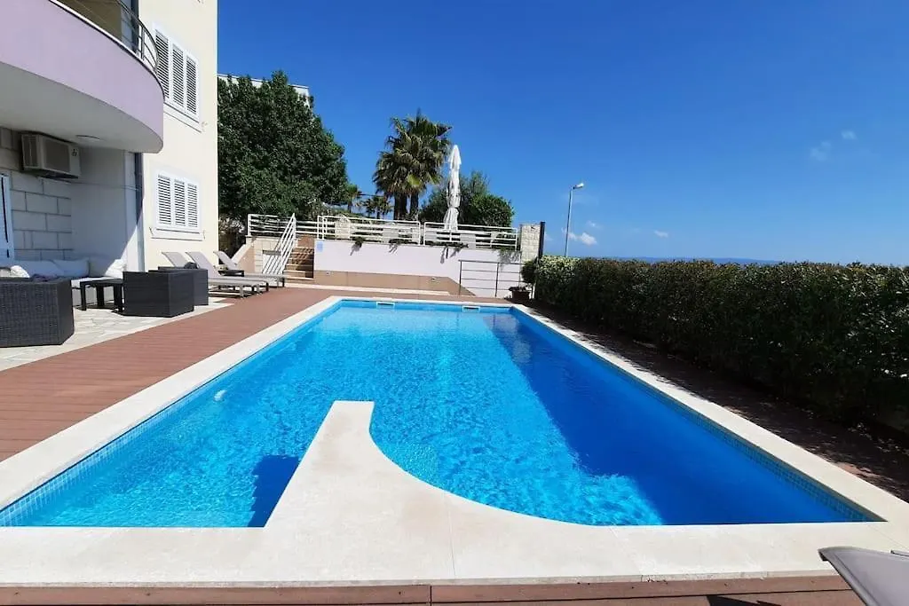 Sun Apartment With Sea View And Shared Pool 斯普利特