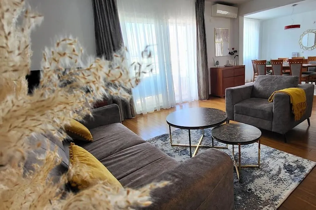 Sun Apartment With Sea View And Shared Pool Split 0*,  Croatia