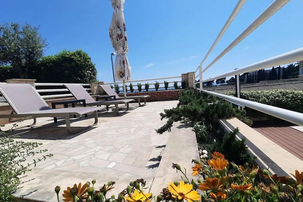 Sun Apartment With Sea View And Shared Pool Σπλιτ