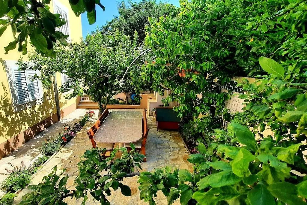 Sun Apartment With Sea View And Shared Pool Split 0*,  Croatia