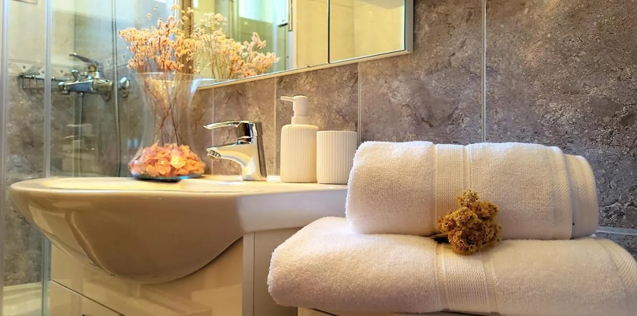 Sun Apartment With Sea View And Shared Pool Σπλιτ Κροατία